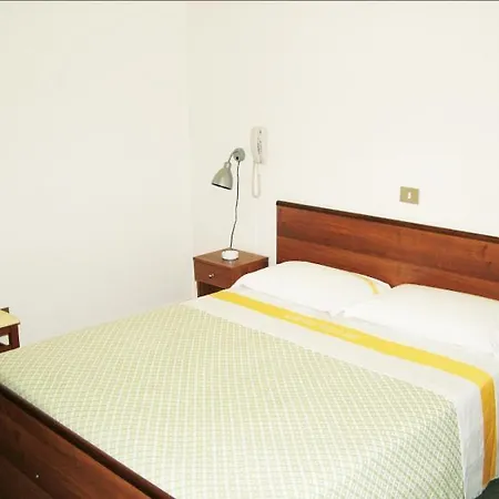 Hotel Tuscolano Bolonia